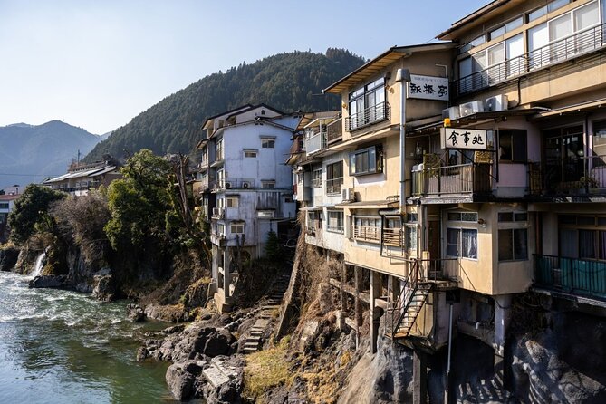 Takayama to Gujo Hachiman, History Traditions and Crafts - Guided Walks in Gujo Hachiman
