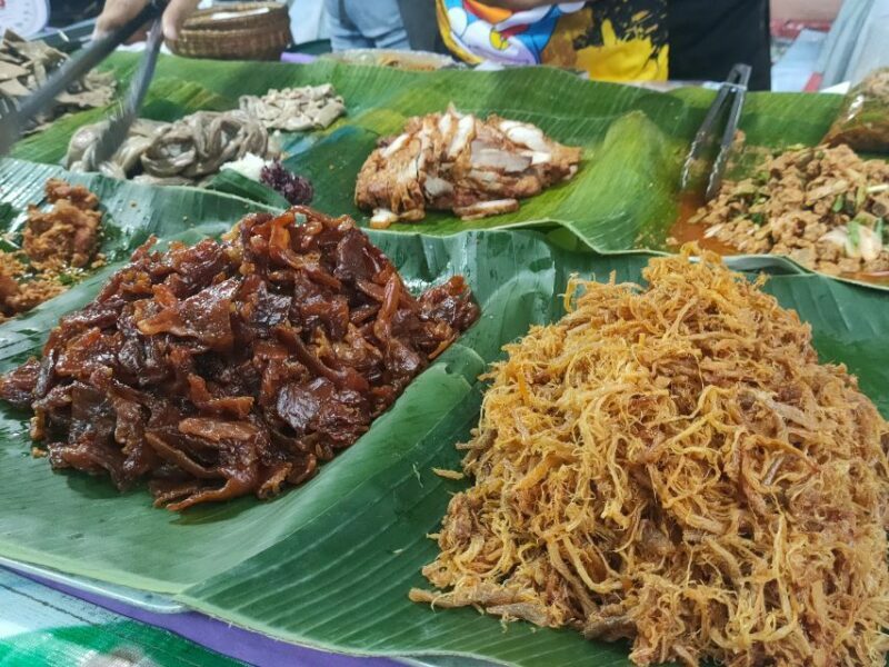 Takua Pa: Food Market, Tsunami Museum, Temple, & Old Town - FAQ
