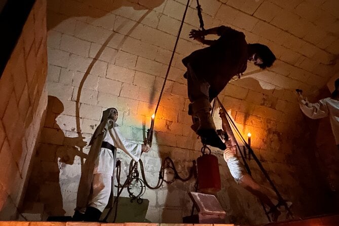 Tales of Torture in Mdina Dungeons - Guided Tour - Navigating the Eerie Chambers