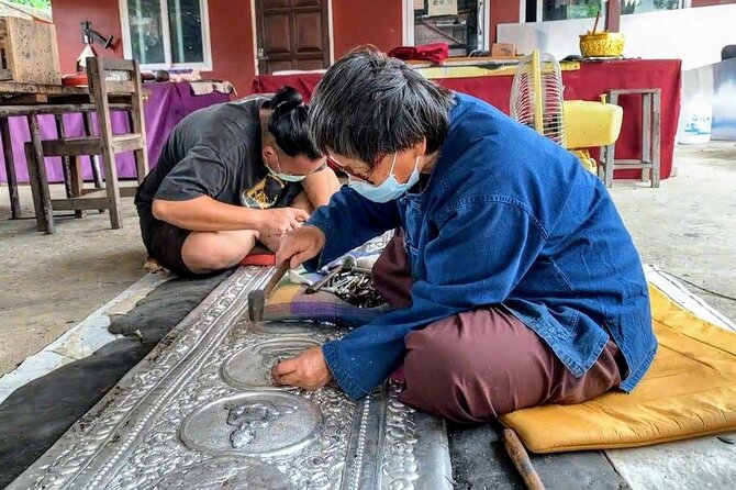 Talk to Buddhist Monk & Craft Work in Temple - Wat Suan Dok