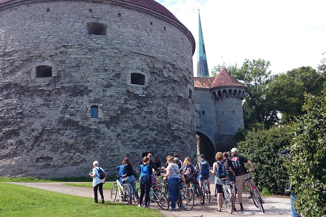 Tallinn Bicycle Sightseeing Tour - Inclusions and Amenities