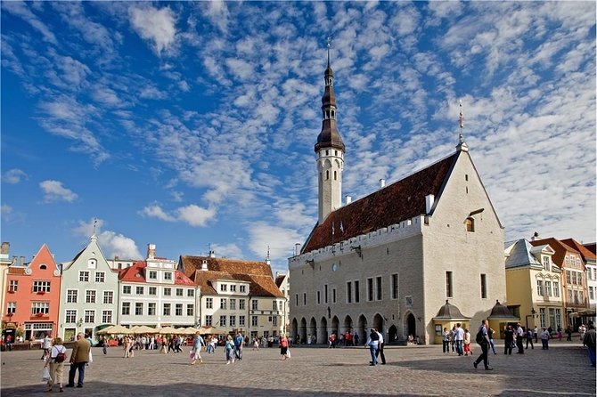 Tallinn Sightseeing Tour by Coach and Foot - Meeting and Pickup