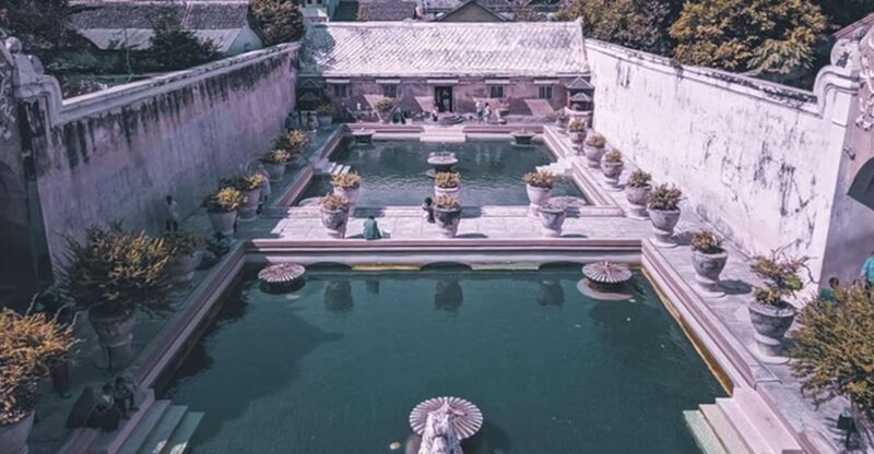Taman Sari Water Castle, Sultan Palace & Local Food Tasting - Accessibility and Mobility