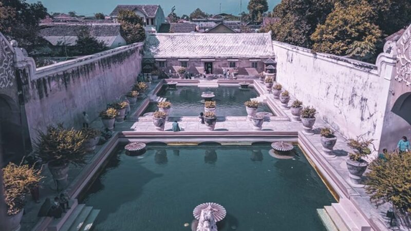Taman Sari Water Castle, Sultan Palace & Local Food Tasting - Tour Inclusions and Exclusions