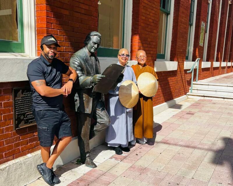 Tampa: Sightseeing City Bus Tour with Ybor City - FAQ