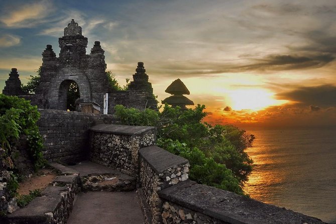 Tanah Lot Temple and Uluwatu Temple Tour With Shopping - Reviews and Ratings