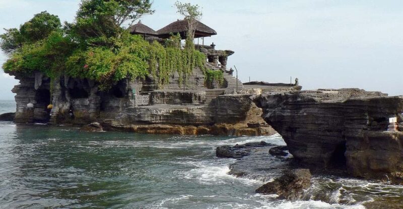 Tanah Lot Temple With Ubud Tour and Watching the Kecak Dance - Itinerary Highlights