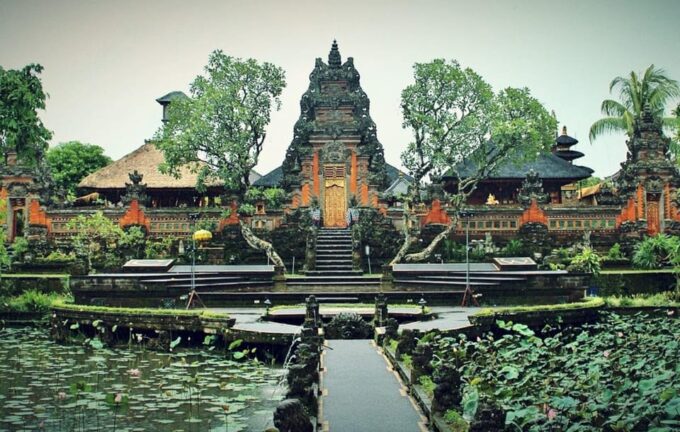 Tanah Lot Temple With Ubud Tour and Watching the Kecak Dance - Tanah Lot Temple