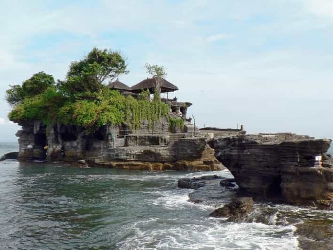 Tanah Lot Temple With Ubud Tour and Watching the Kecak Dance - Frequently Asked Questions