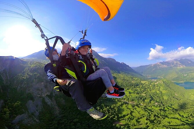 Tandem Paraglider in the Pyrenees (Panticosa) + Video of the Flight - Highlights of the Activity
