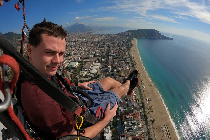 Tandem Paragliding in Alanya With Professional Licensed Pilots - Professional Pilot Qualifications