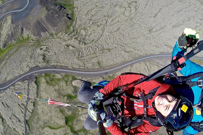 Tandem Paragliding Over the Rugged Lava Fields at Blue Mountains - Safety and Preparation