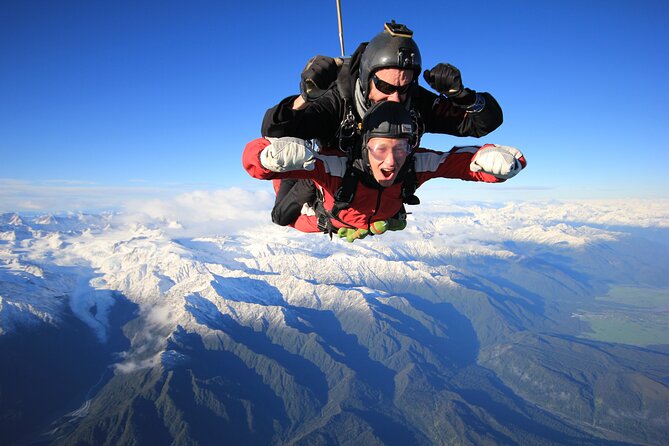 Tandem Skydive 10,000ft From Franz Josef - Group Size and Accessibility