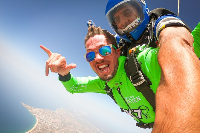 Tandem Skydiving 15,000ft - W/ Shuttle From Faro - Skydiving Equipment and Insurance