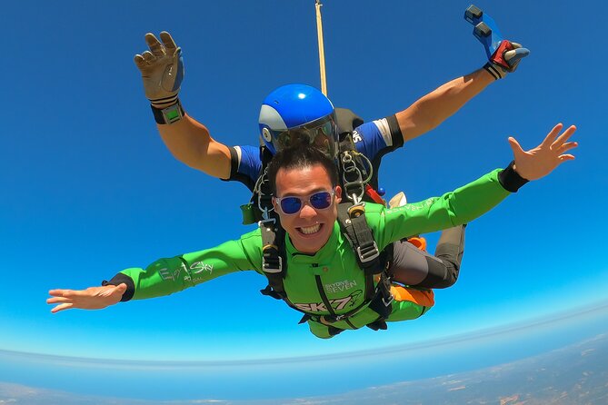 Tandem Skydiving Algarve 10,000ft — 3,500m - Key Points