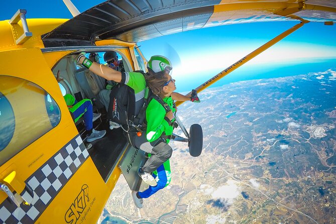 Tandem Skydiving Algarve 10,000ft — 3,500m - Tandem Skydive Certificate and Media