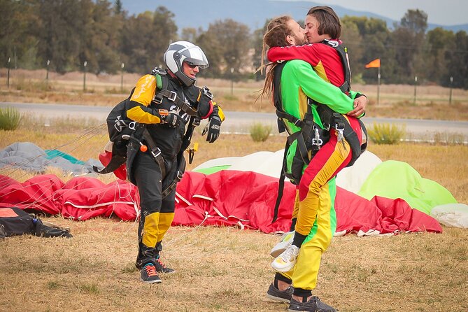 Tandem Skydiving Algarve 10,000ft — 3,500m - Meeting Point and Mandatory Identification