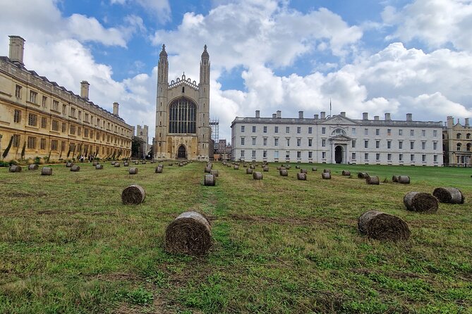 Tangential Cambridge: Private Walking Tour of Cambridge - The Iconic Mathematical Bridge