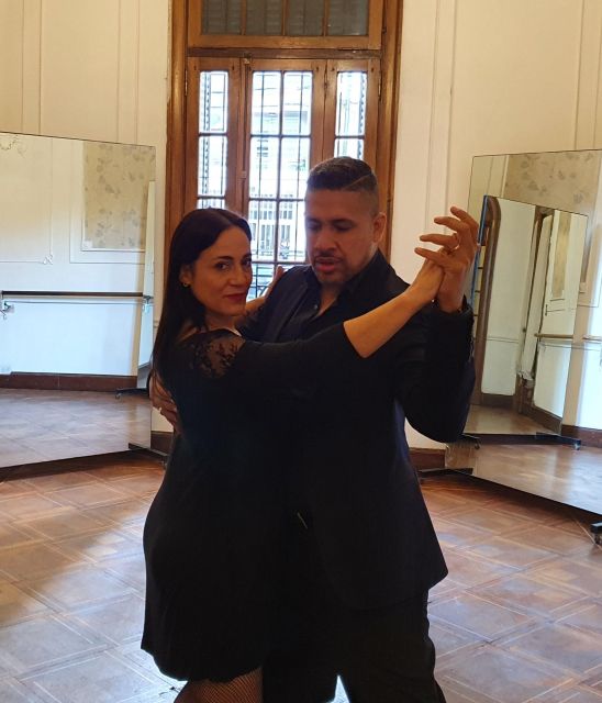 Tango Lesson in Buenos Aires With Professional Dancers - Experience Highlights