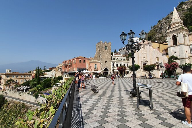Taormina: A Self-Guided Audio Tour of Sicily's Hilltop Town - Navigating Taorminas Charming Streets