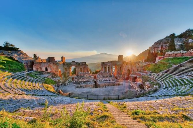 Taormina and Seaside - Exploring Taormina