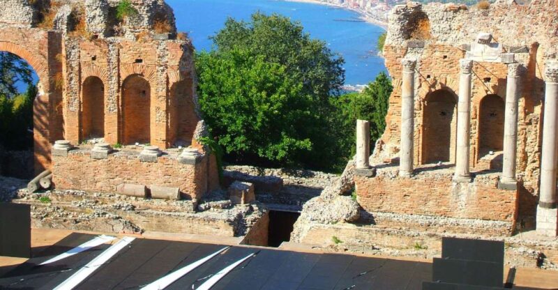 Taormina: Guided Historic City Tour - Exploring Historic Landmarks