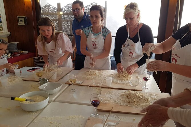 Taormina Pizza Making Class- From Messina - Pickup and Meeting Details