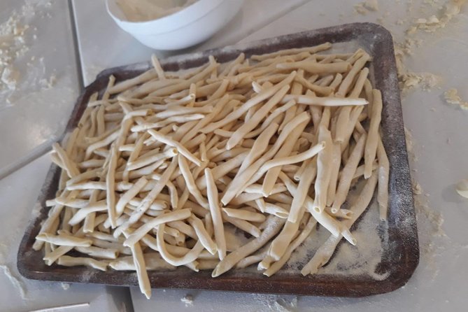 Taormina Pizza Making Class- From Messina - Group Size and Accessibility