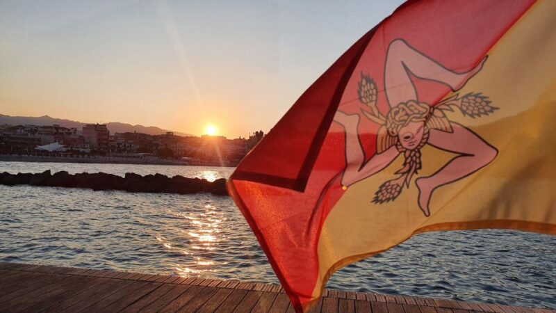 Taormina: Sunset Boat Tour With Aperitif - Itinerary Highlights