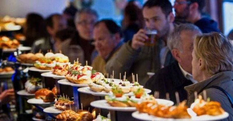 Tapas Crawl in Madrid Historical Quarter for Lunch or Dinner - Timings and Availability