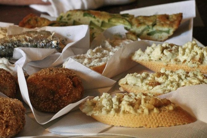 Tapas & Wines Through Secret Venice - Taking in Picturesque Surroundings