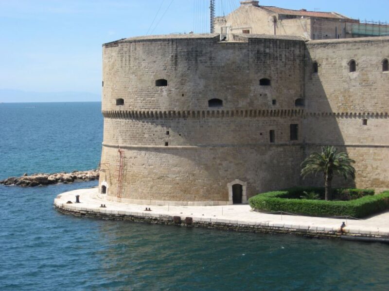 Taranto: 2 Seas Walking Tour - Historical Significance