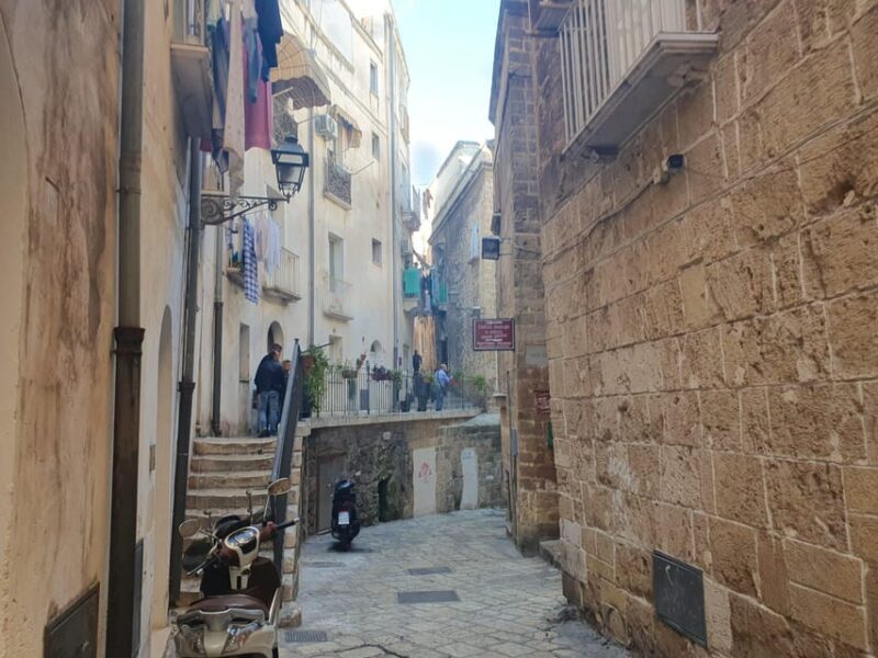 TARANTO PUGLIA WALKING TOUR UP AND DOWN - Overview of the Taranto Walking Tour