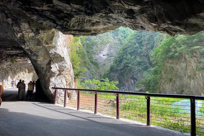 Taroko Gorge Day Tour From Taipei by Train - Itinerary and Activities