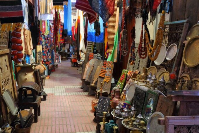 Taroudant and Tiout Oasis Trip With Lunch - Language and Availability