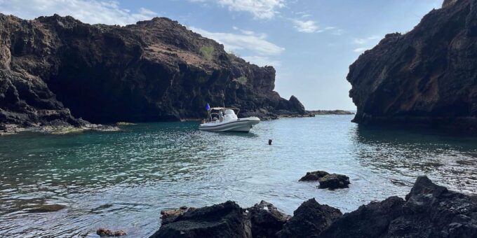 Tarrafal: Aguas Belas Caves Boat Tour With Snorkeling - Boat Trip Details