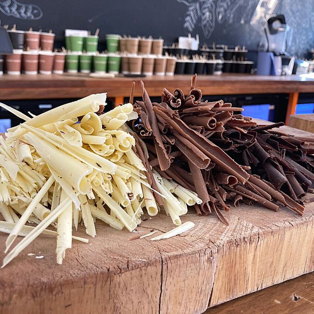 Taste of Diversity: Exploring London`s Street Art & Food - Hidden Gems and Photo Stops