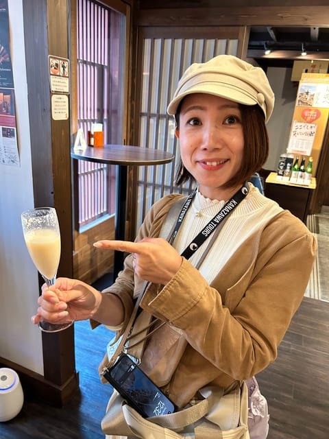 Taste of Kanazawa (Omicho Market Tasting + Higashi Chaya) - Gold Leaf Manufacturing in Kanazawa