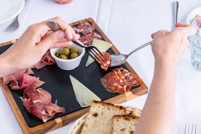 Taste of Testaccio Food & Market Tour - Discovering Offbeat Landmarks