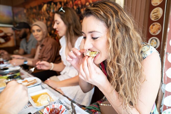 Taste of Two Continents: Istanbul Food Tour - Exploring Kadikoy Neighborhood