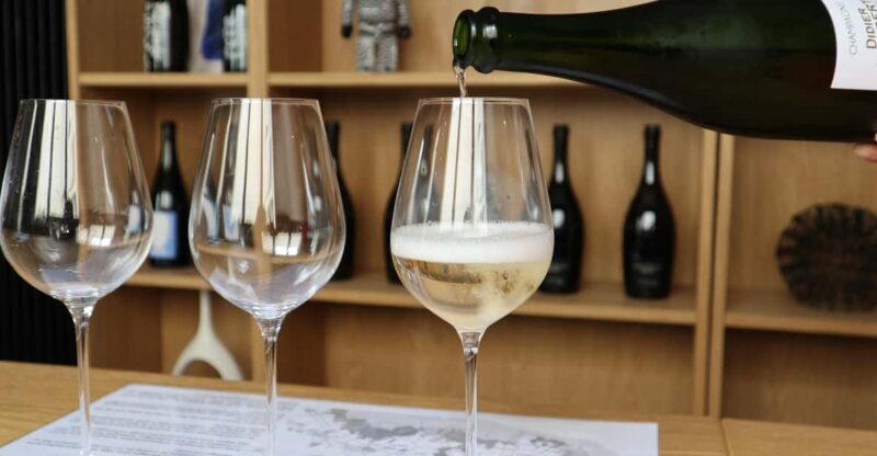 Tasting 3 Champagnes - Tour Guide Availability