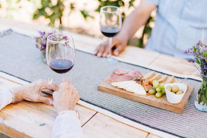 Tasting and Tour Through the Vineyard - Guided Vineyard Tour