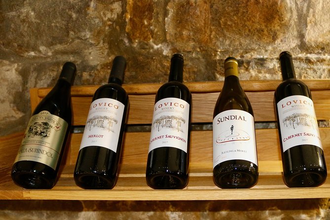 Tasting of 5 Wines - Ambiance and Service Quality