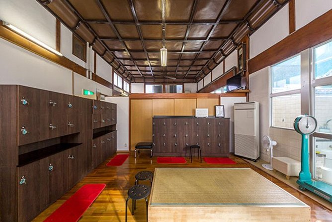 Tattoo-Friendly Open-Air Onsen & Drink - Location and Meeting