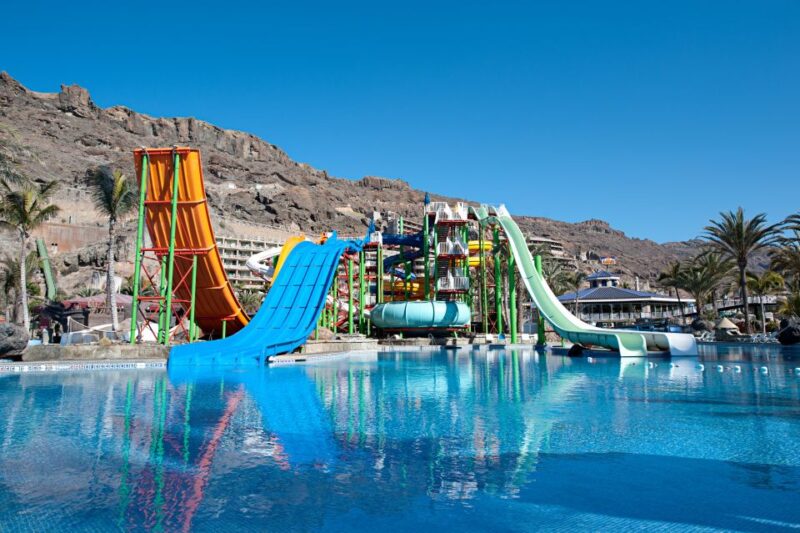 Taurito: Lago Taurito Water Park Entrance Ticket - Amenities for a Comfortable Experience