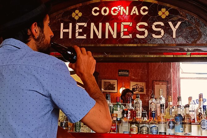 Tavern & Walking Tour in Mexico City - Taking in Mexican Culture