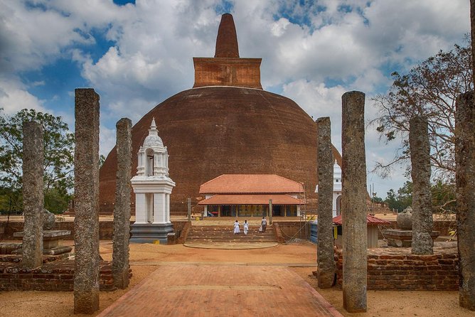 Taxi From Anuradhapura to Kandy - Good To Know