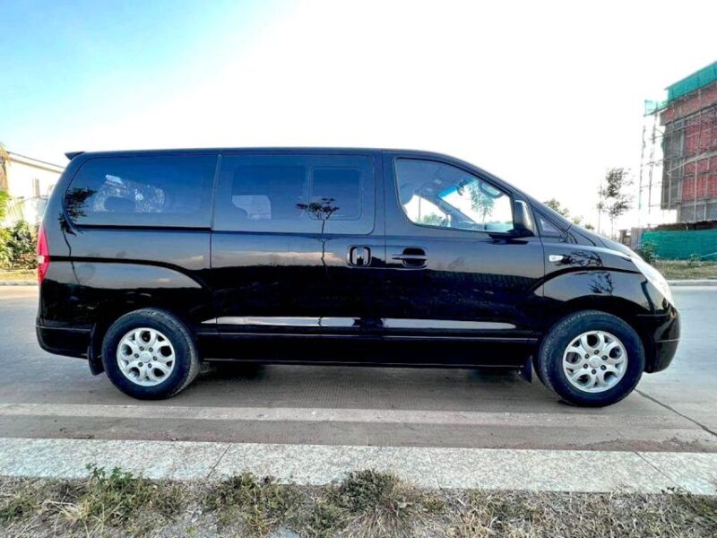 Taxi From Phnom Penh to Siem Reap Province Cambodia Private - Driver and Customer Service