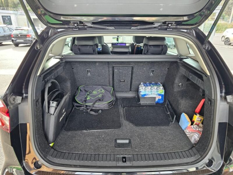 Taxi Transfer From Marseille Airport to Cassis Port for Cruise - Key Points