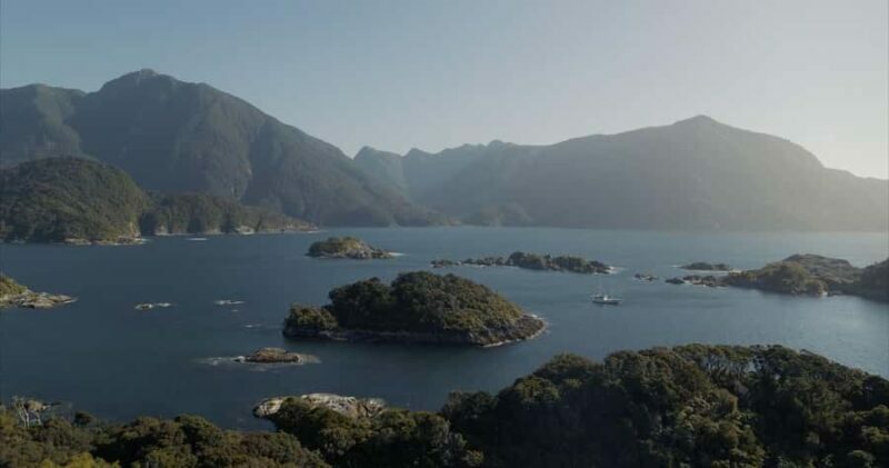 Te Anau: Doubtful & Dusky Sound Helicopter Flight - An In-Depth Look at the Flight Experience